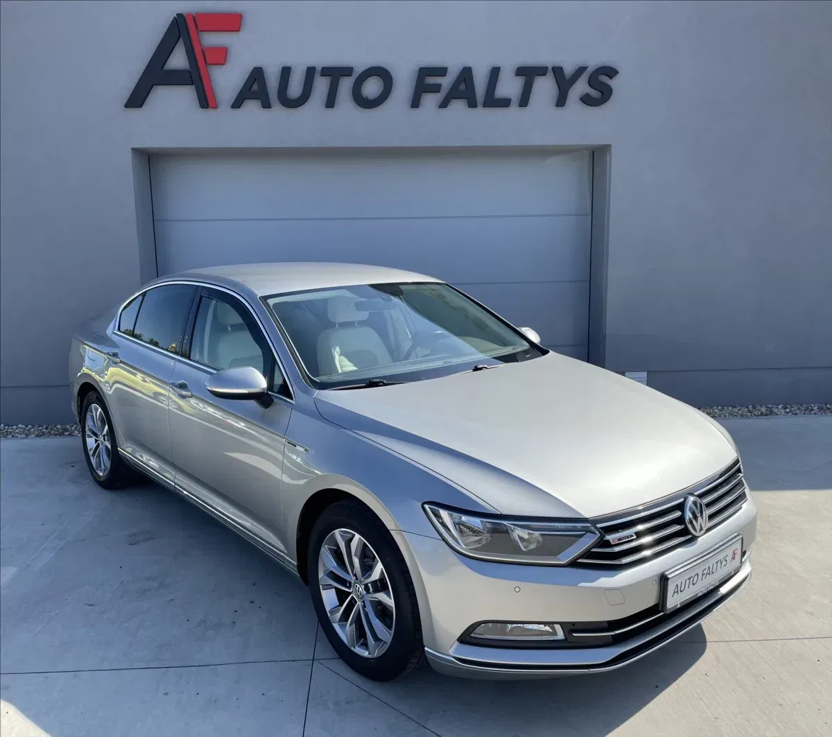 Volkswagen Passat - Obrázek 1