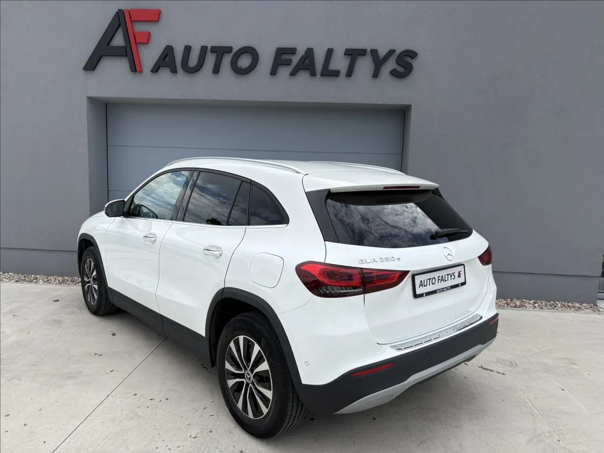 Mercedes-Benz GLA - Náhled 5