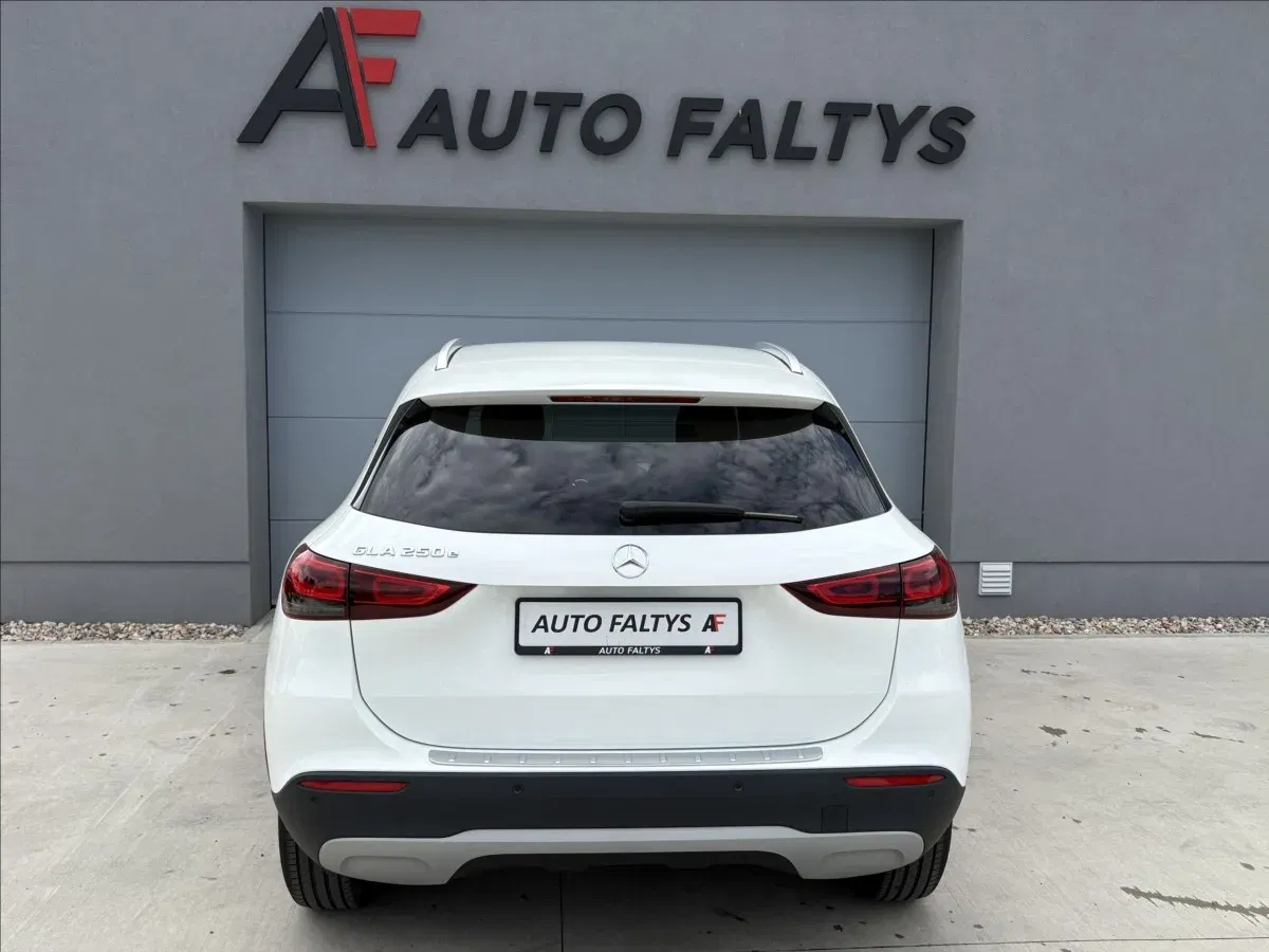 Mercedes-Benz GLA - Náhled 7
