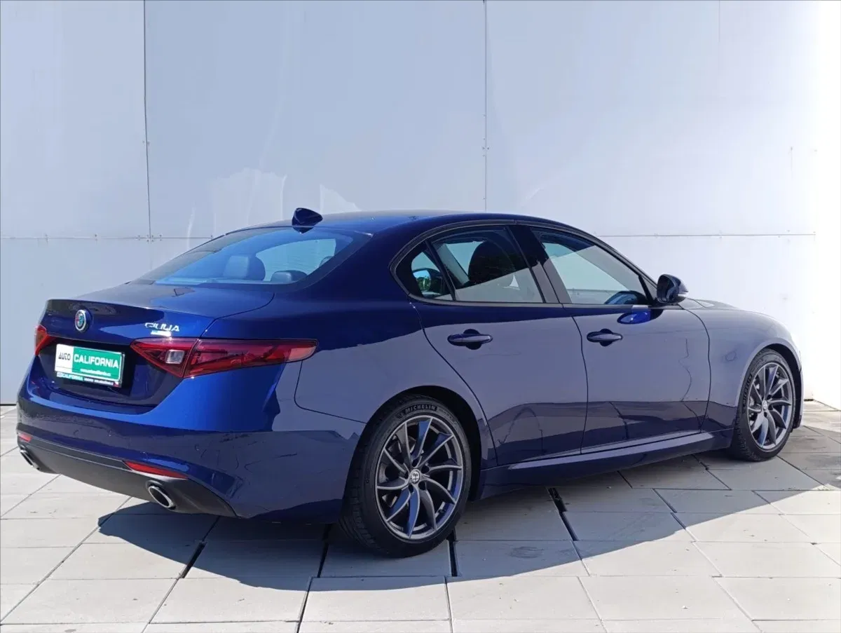 Alfa Romeo Giulia - Náhled 6