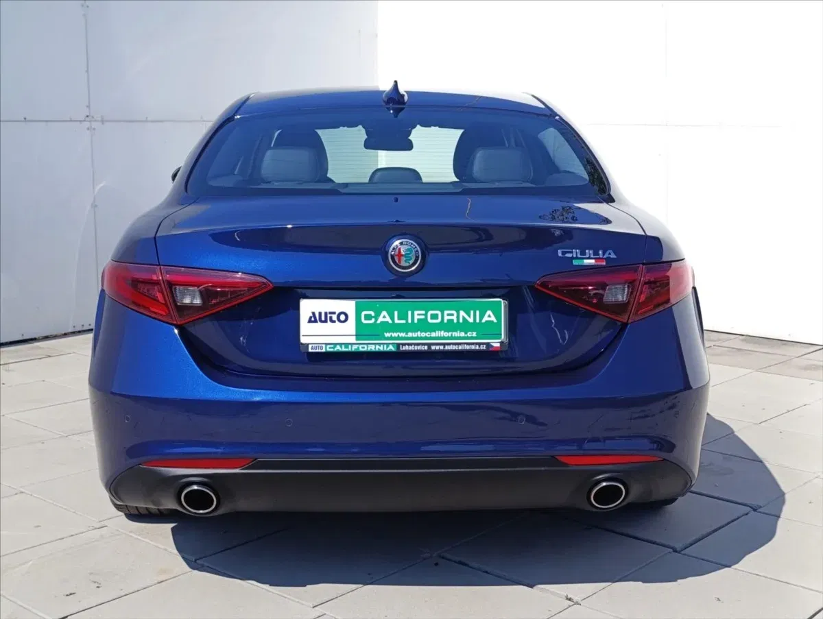 Alfa Romeo Giulia - Náhled 7