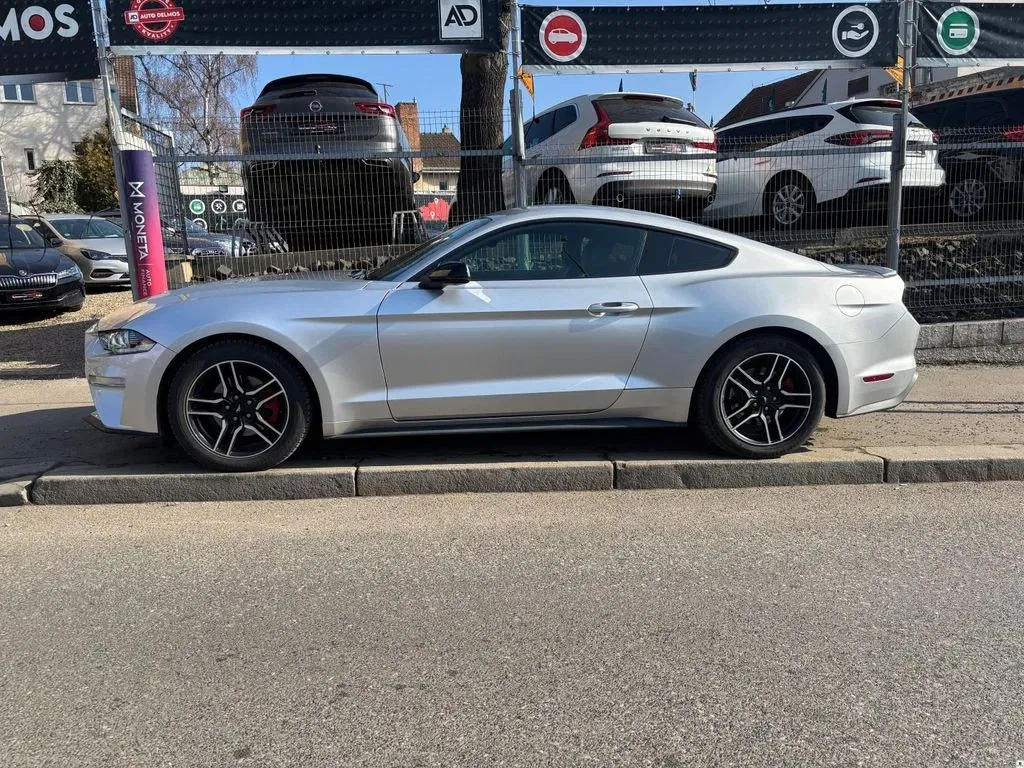 Ford Mustang - Náhled 3