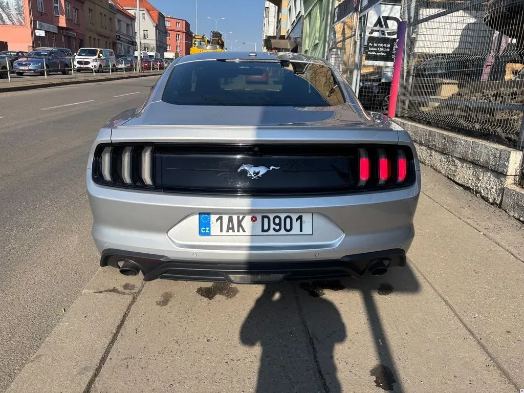 Ford Mustang - Náhled 5
