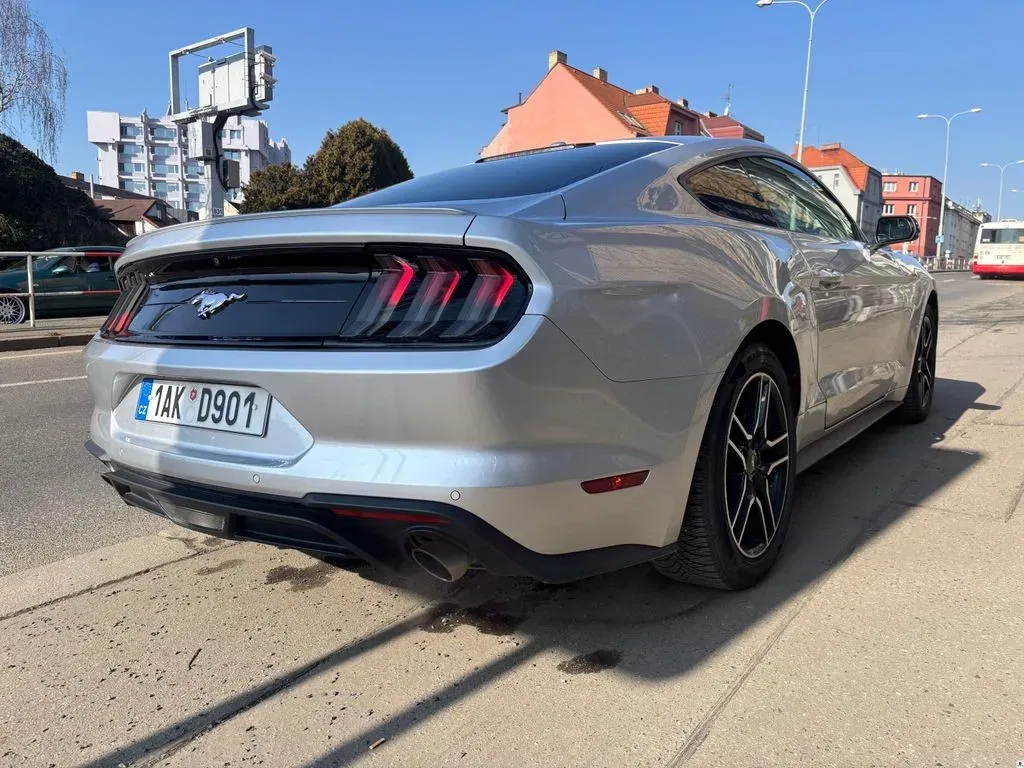 Ford Mustang - Náhled 7