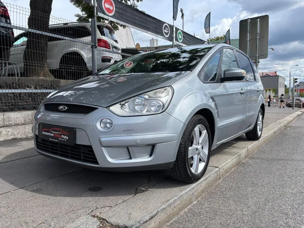 Ford S-MAX – fotografie 1