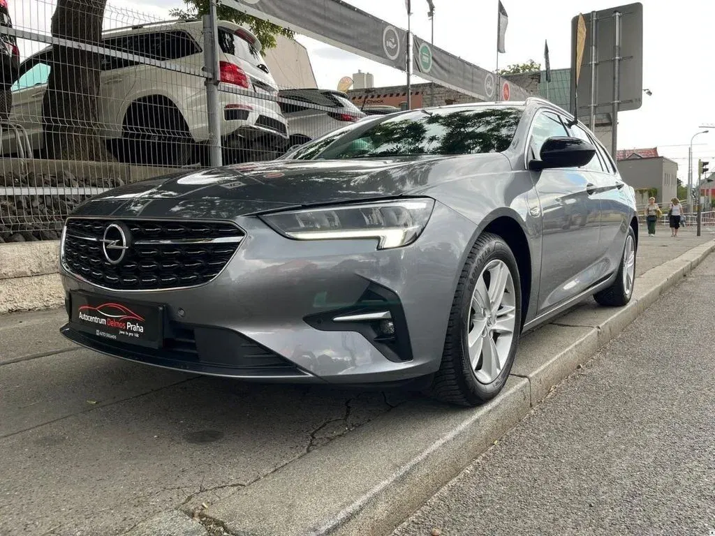 Opel Insignia – fotografie 1