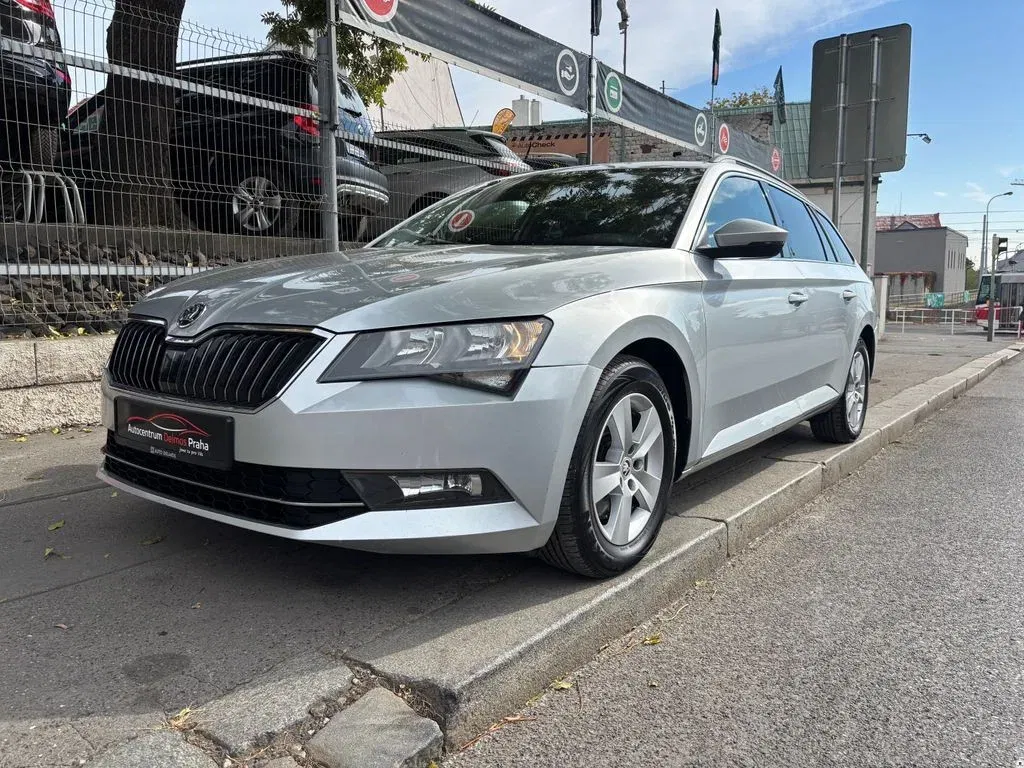 Škoda Superb – fotografie 1