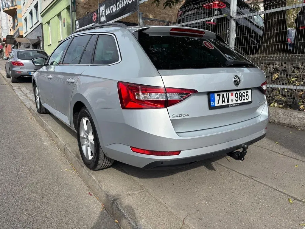 Škoda Superb - Náhled 4