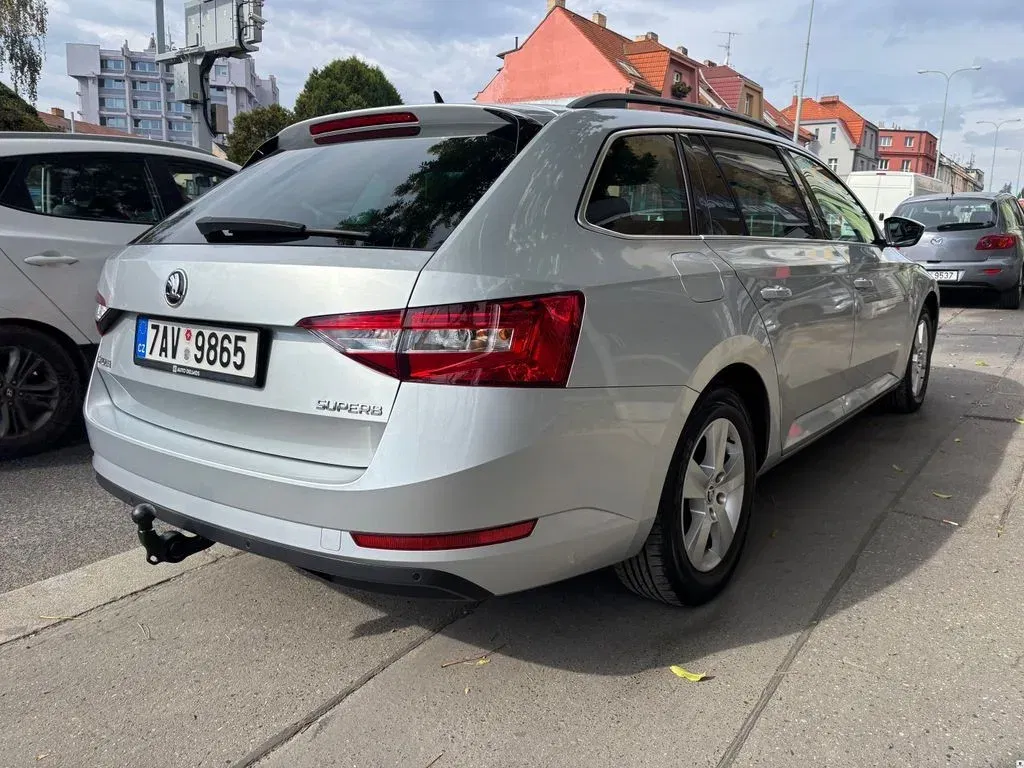 Škoda Superb - Náhled 8