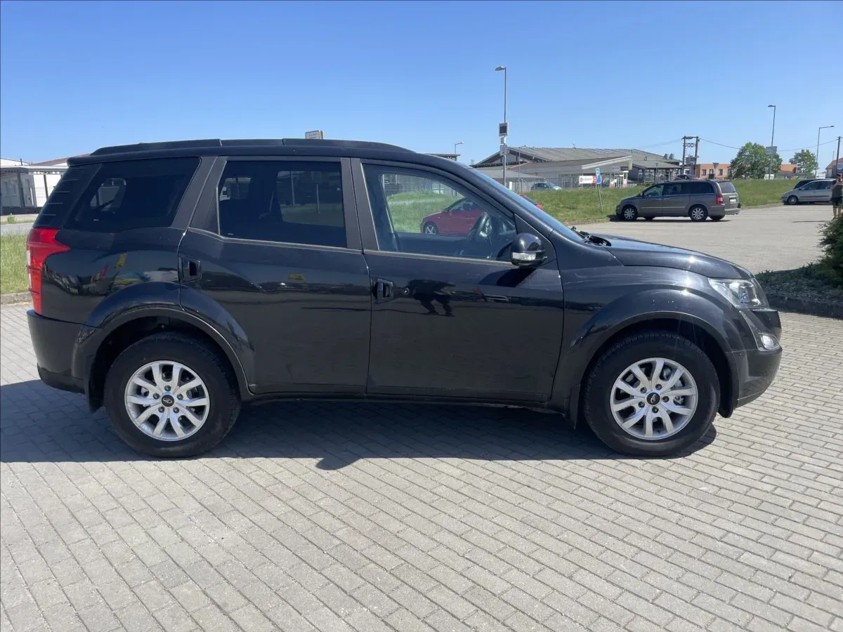 Mahindra XUV500 - Náhled 5