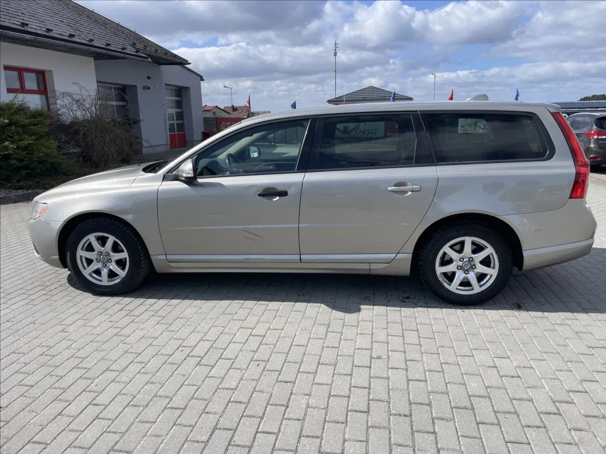 Volvo V70 - Náhled 2