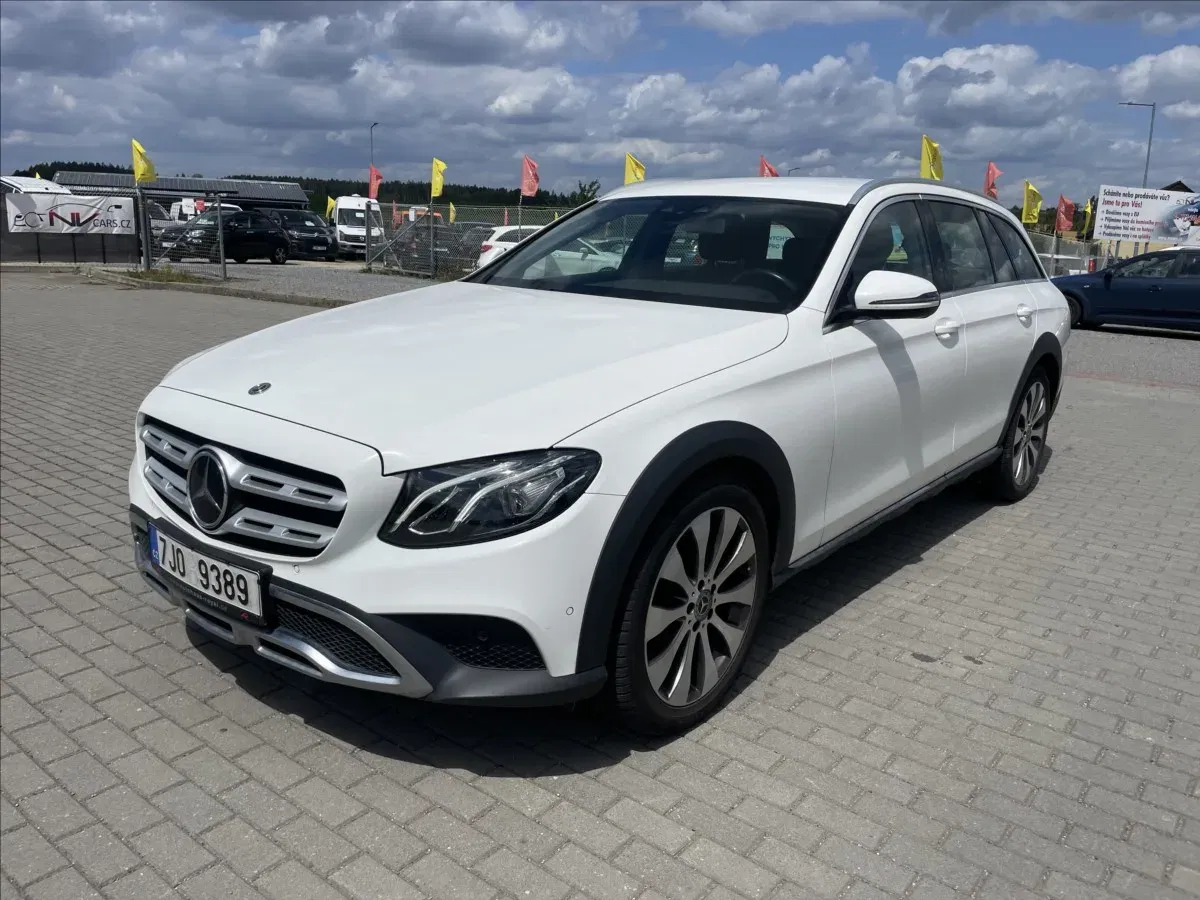 Mercedes-Benz Třídy E - Obrázek 1