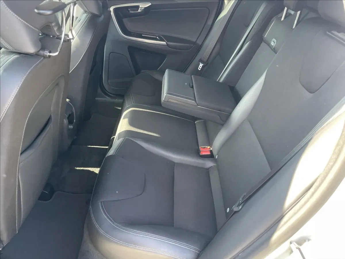 Volvo XC60 - Náhled 8