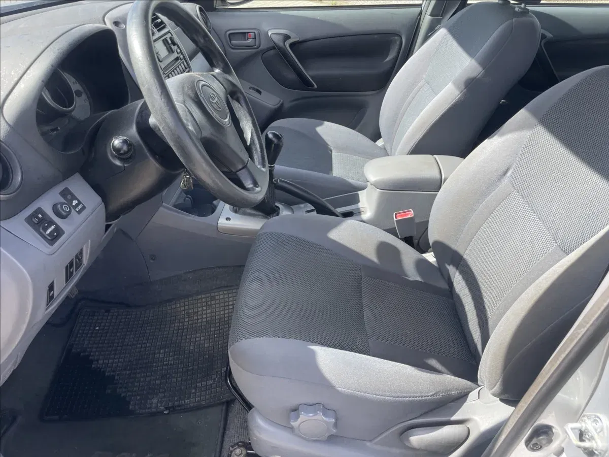 Toyota RAV4 - Náhled 7