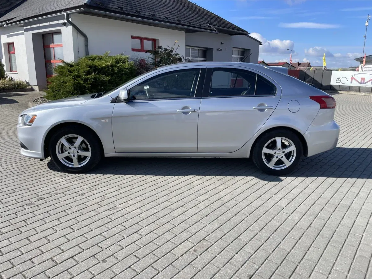 Mitsubishi Lancer - Náhled 2