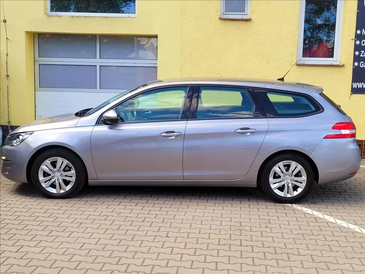 Peugeot 308 - Náhled 8