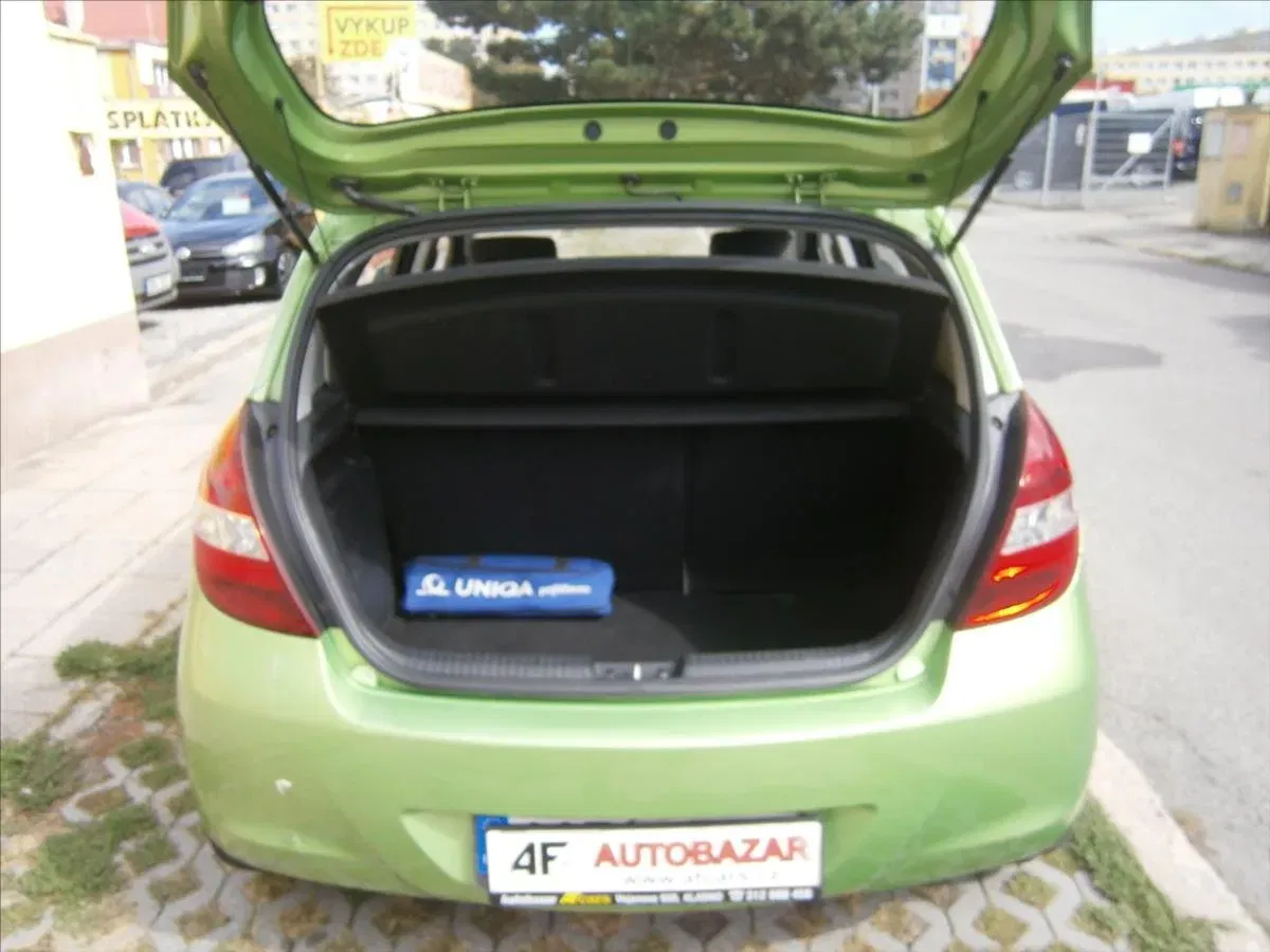 Hyundai i20 - Náhled 6