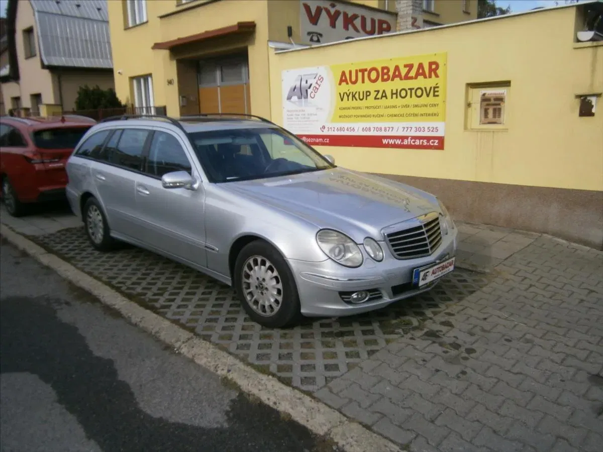 Mercedes-Benz Třídy E - Obrázek 1