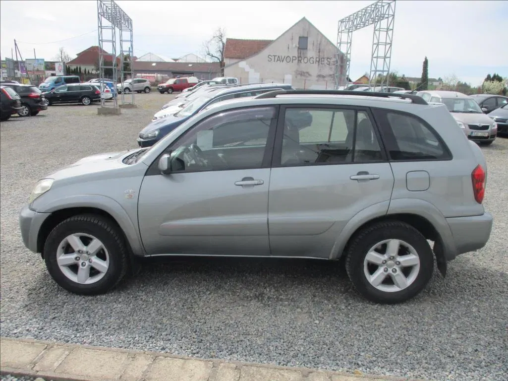 Toyota RAV4 - Náhled 8
