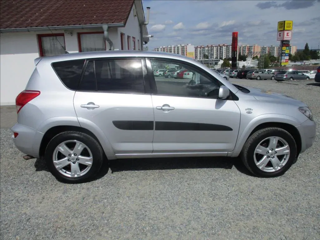 Toyota RAV4 - Náhled 4