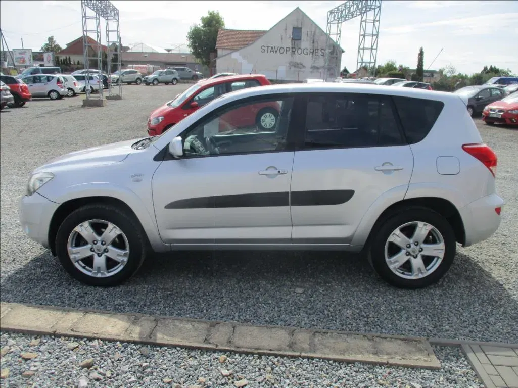 Toyota RAV4 - Náhled 8