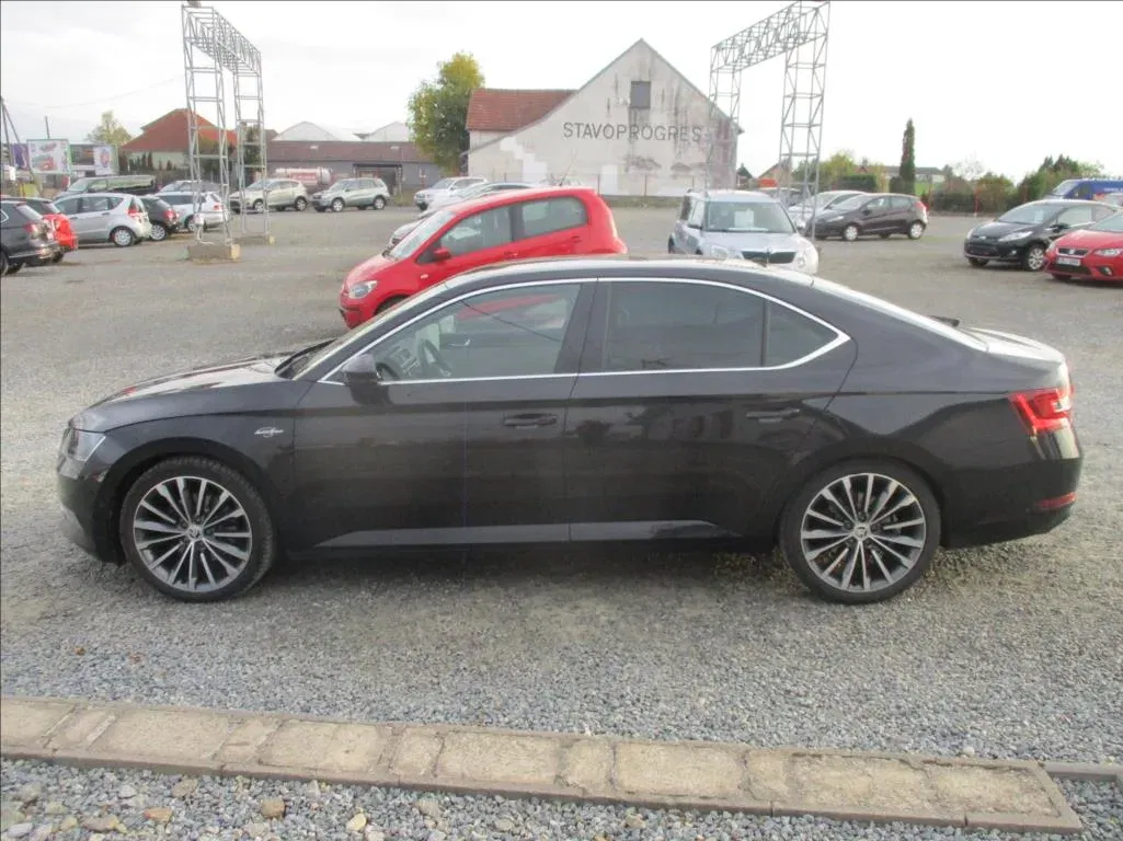 Škoda Superb - Náhled 8