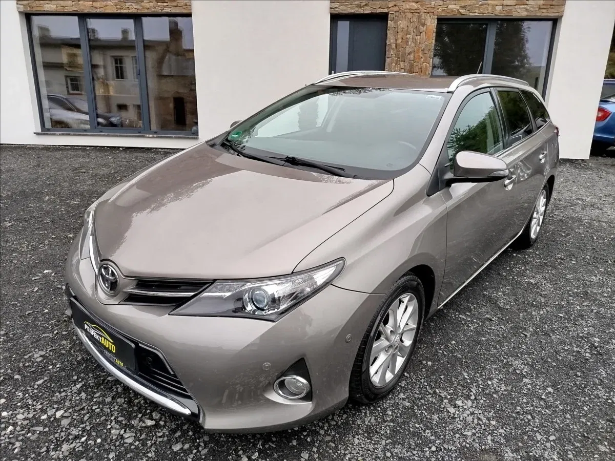 Toyota Auris - Obrázek 1
