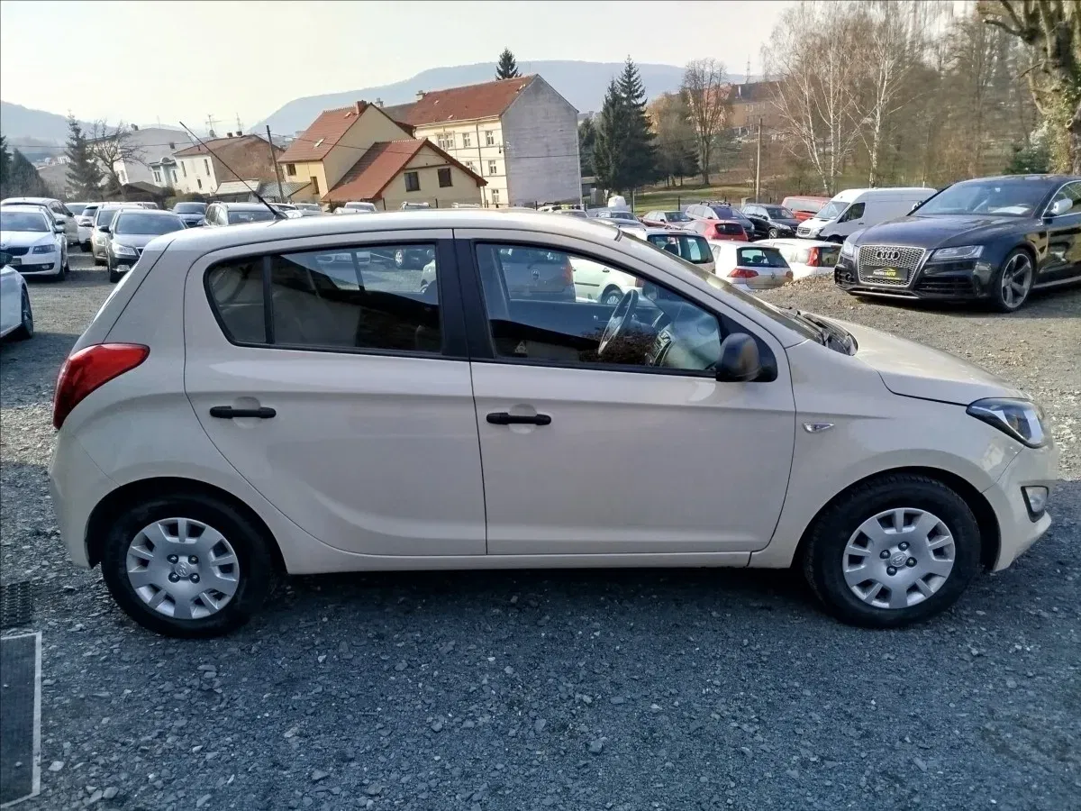Hyundai i20 - Náhled 7