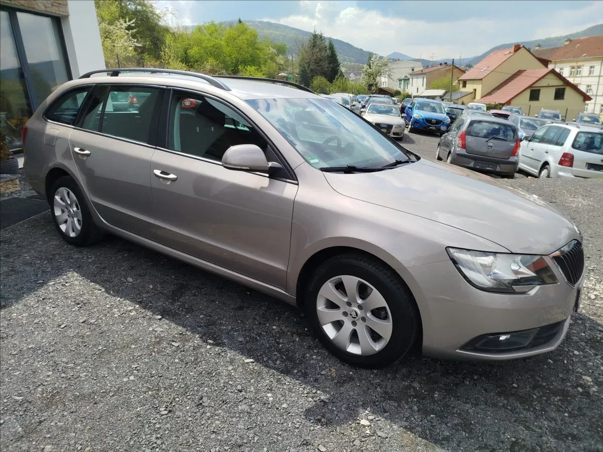 Škoda Superb - Náhled 8