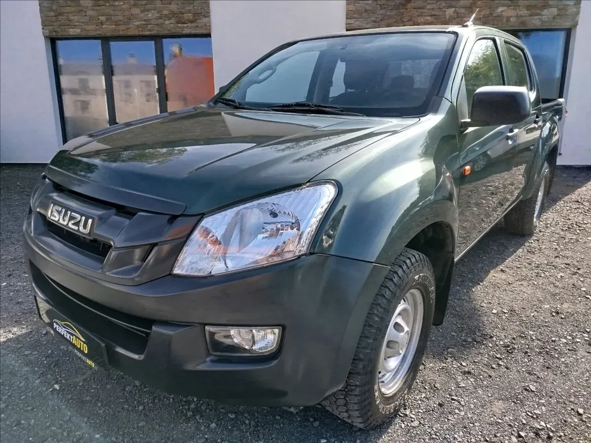 Isuzu D-Max 2,5 TD 120kW, 4X4,TZ na 3000kg, 2013