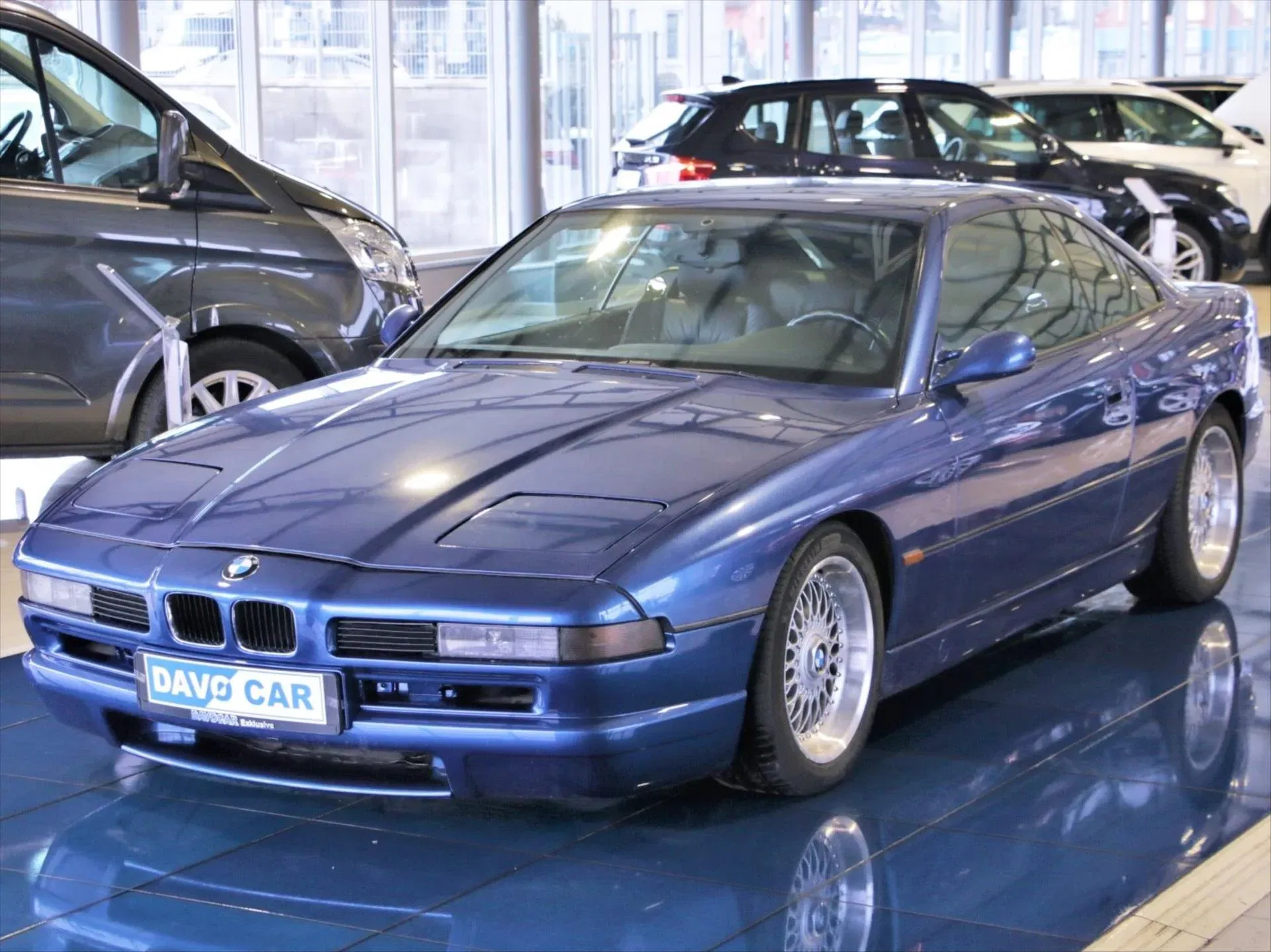 BMW Řada 8 - Obrázek 1