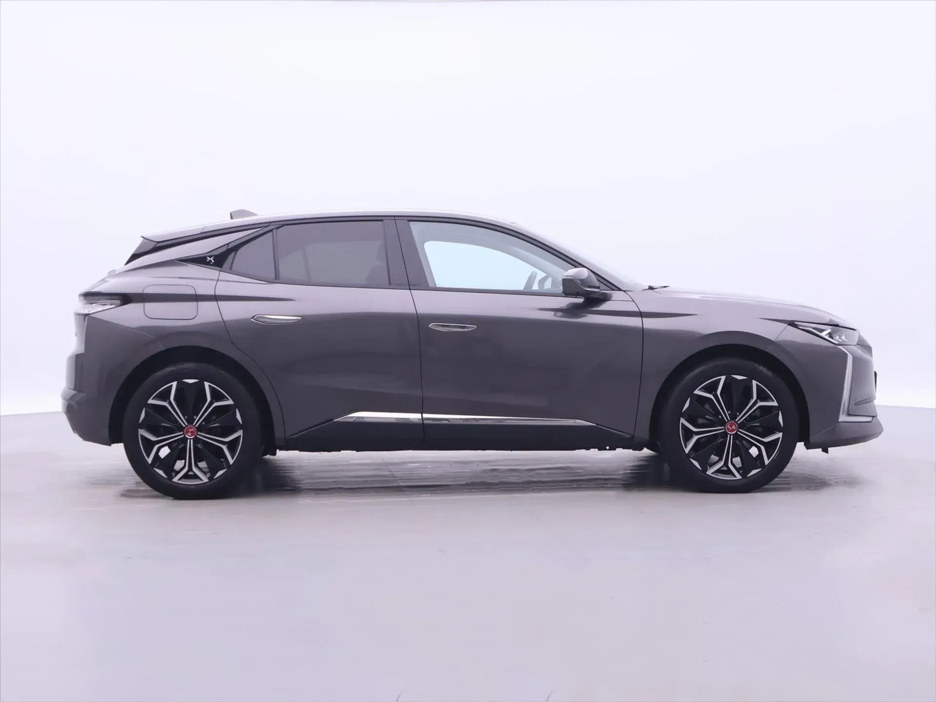DS Automobiles DS4 - Náhled 8