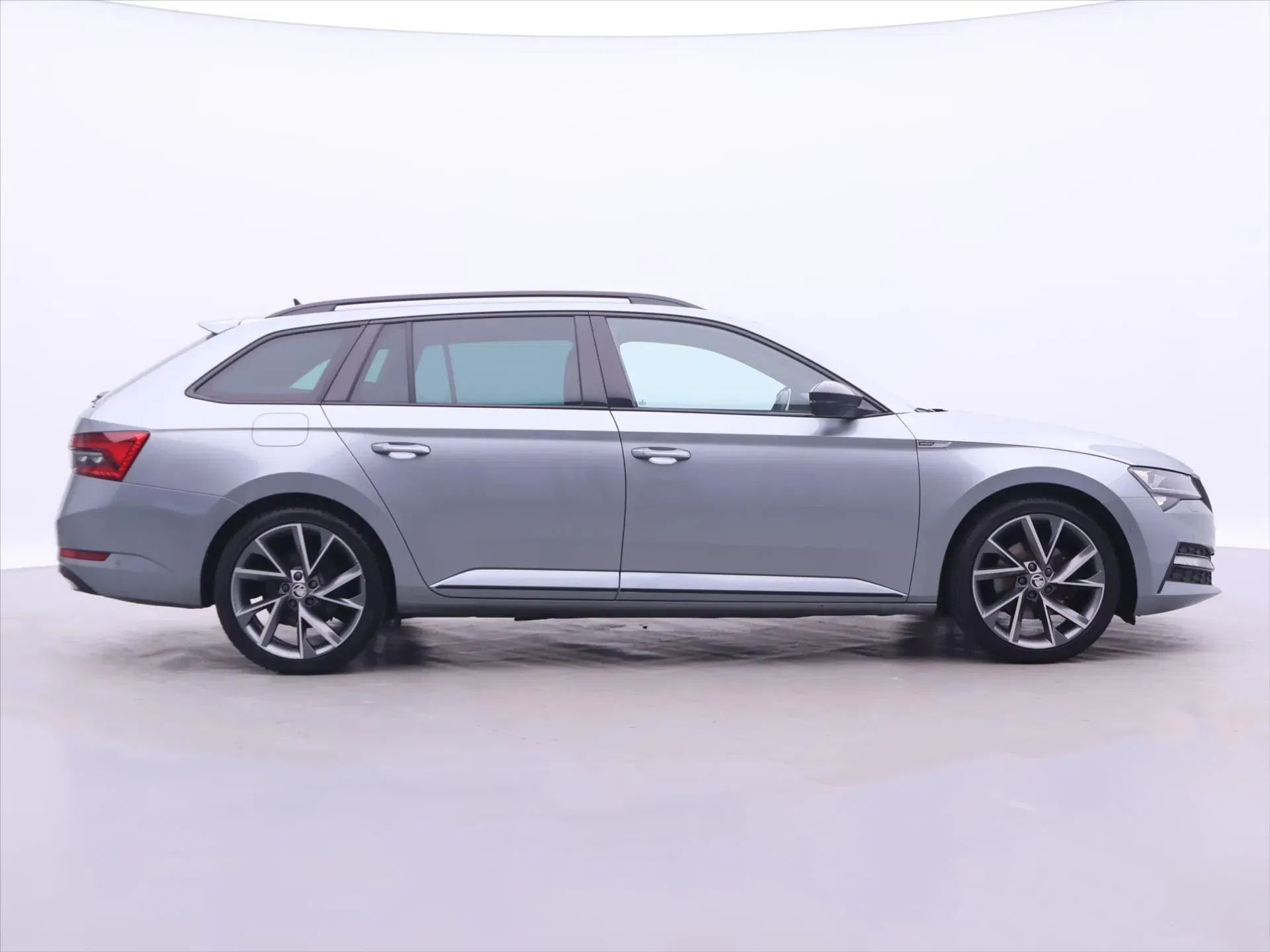 Škoda Superb - Náhled 8