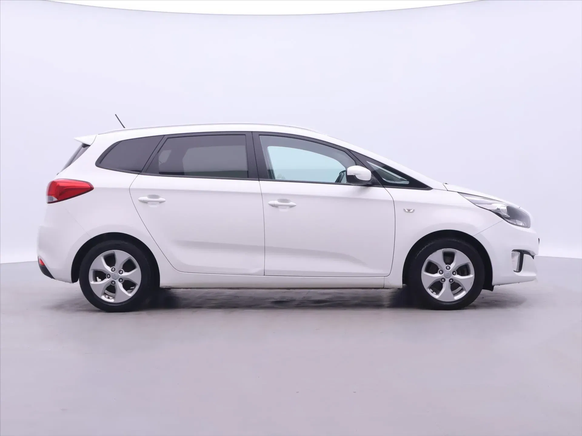 Kia Carens - Náhled 8