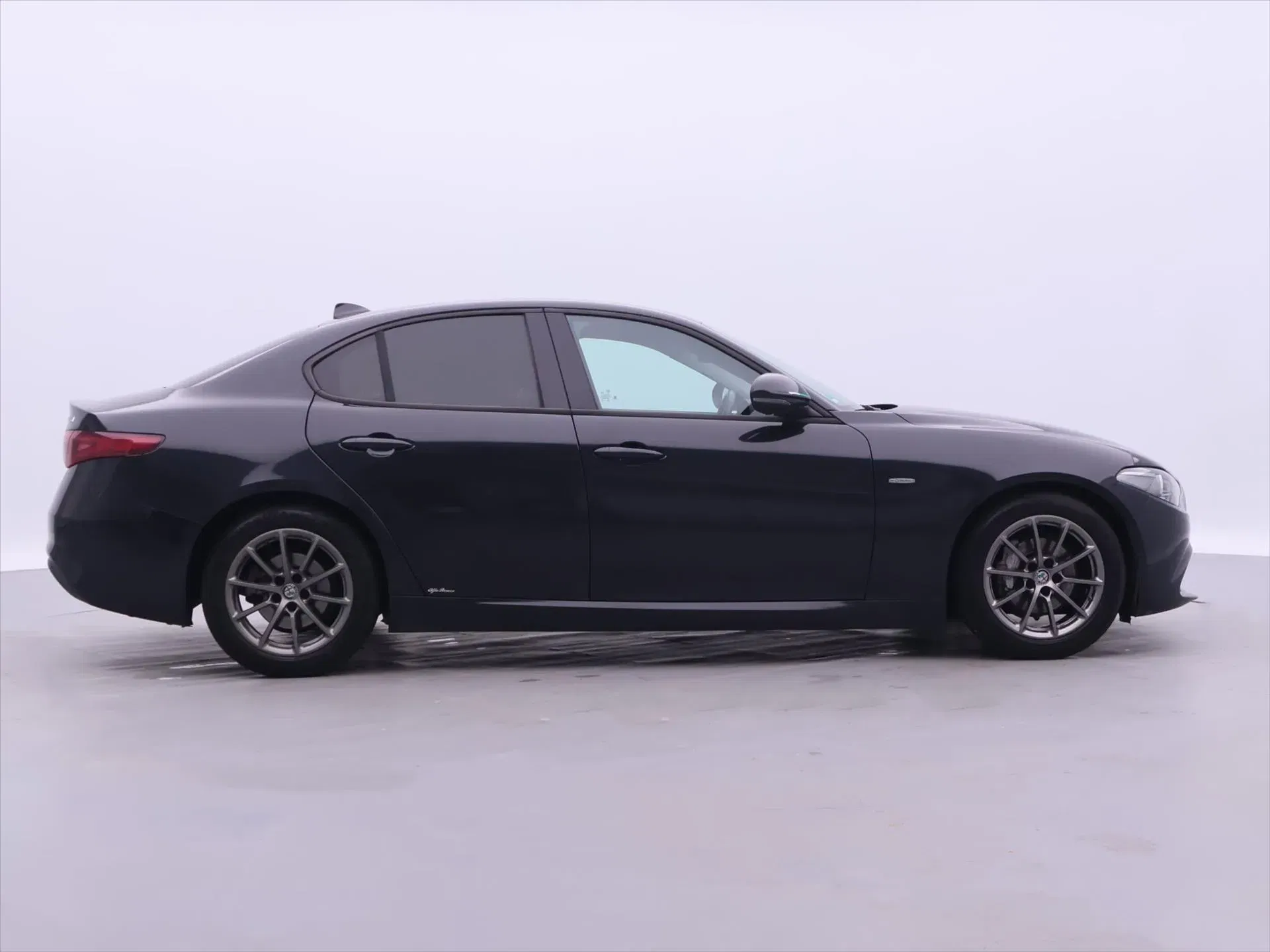 Alfa Romeo Giulia - Náhled 8