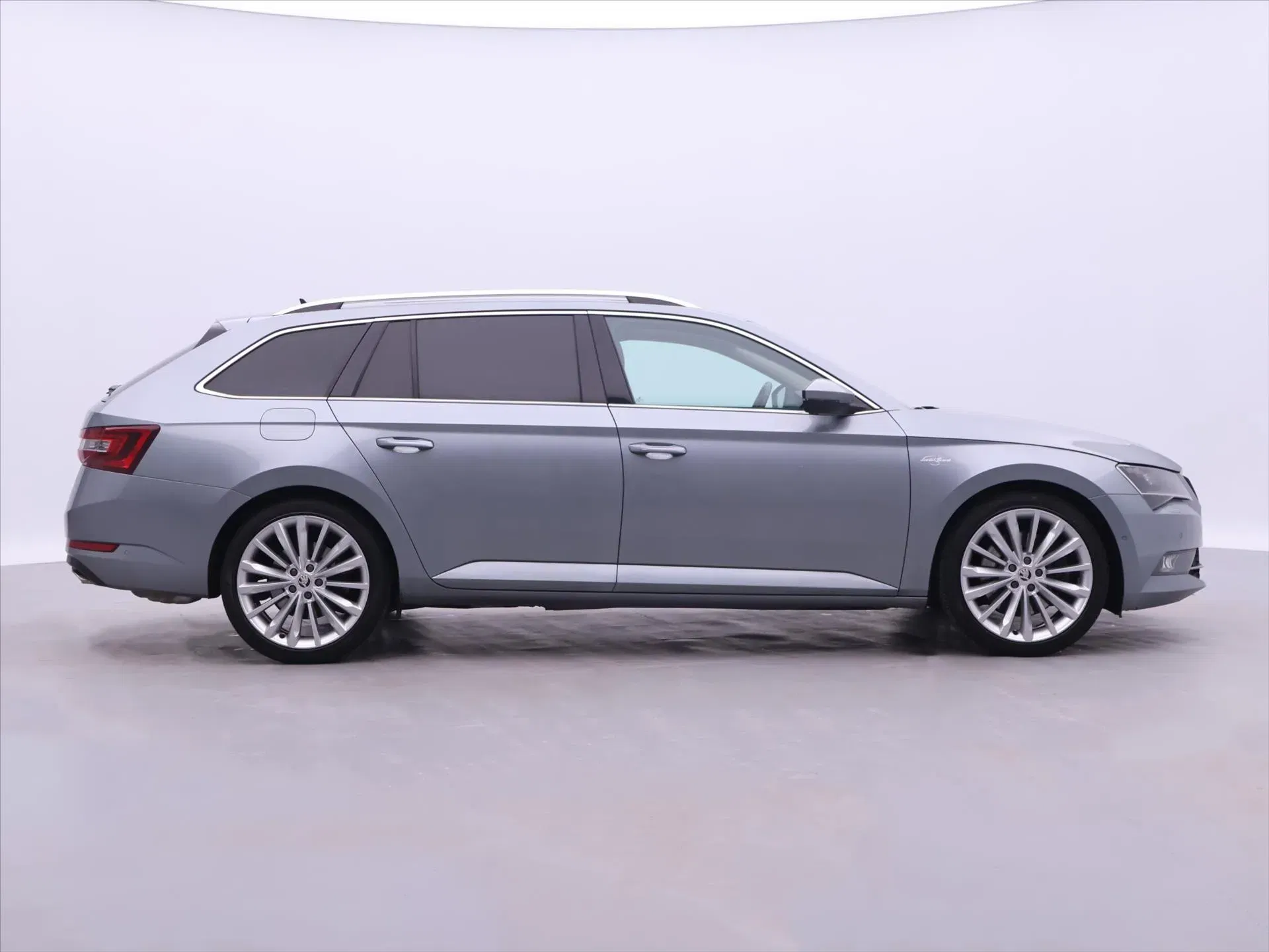 Škoda Superb - Náhled 8