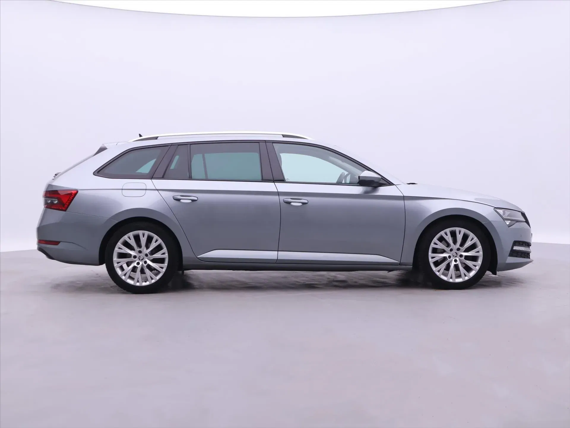 Škoda Superb - Náhled 8