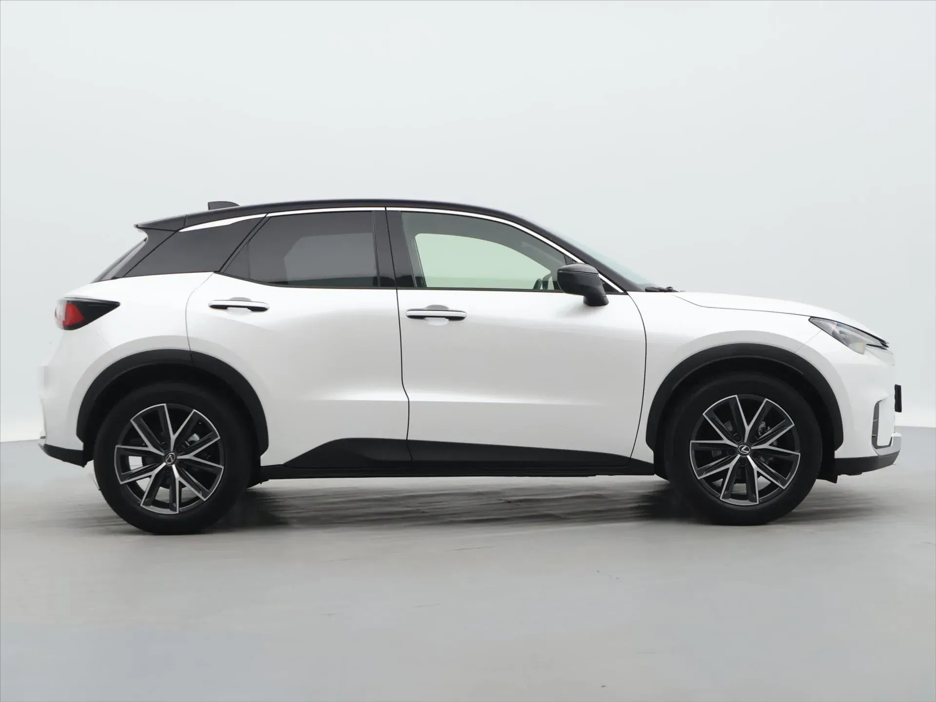 Lexus LBX - Náhled 8