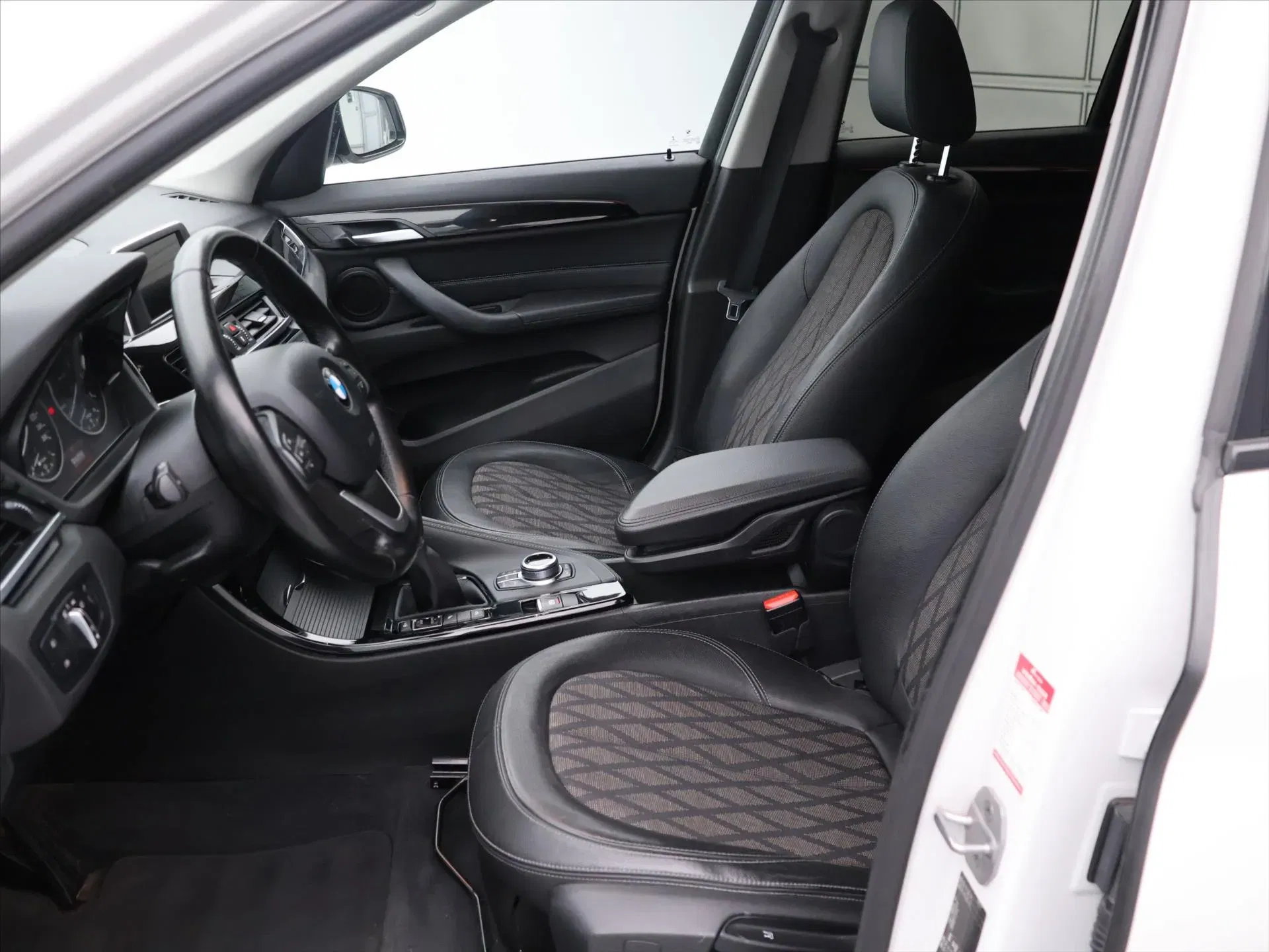BMW X1 - Náhled 8