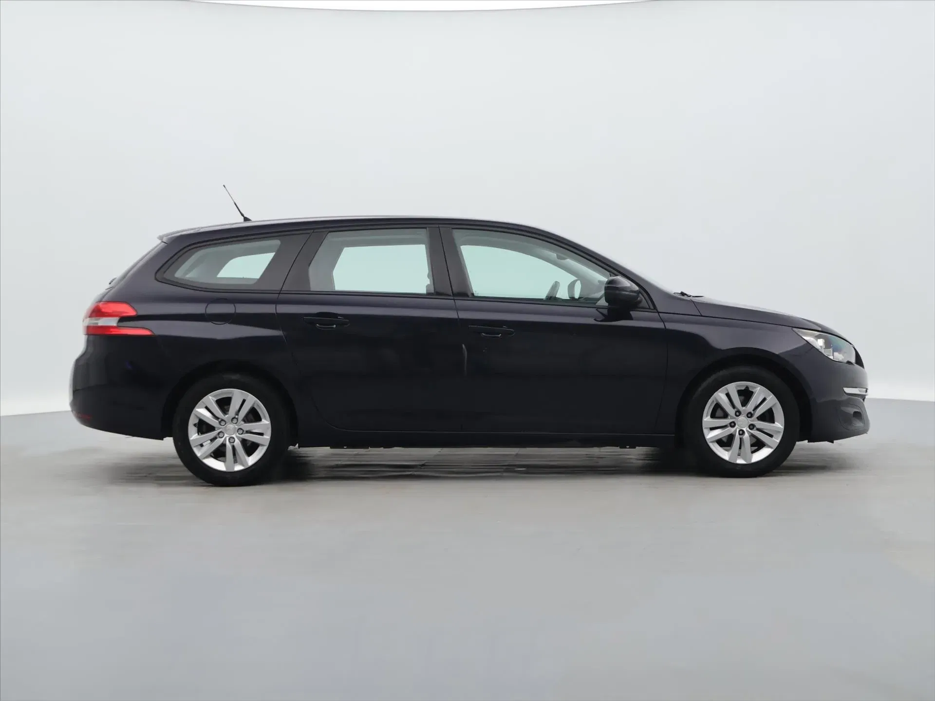 Peugeot 308 - Náhled 8