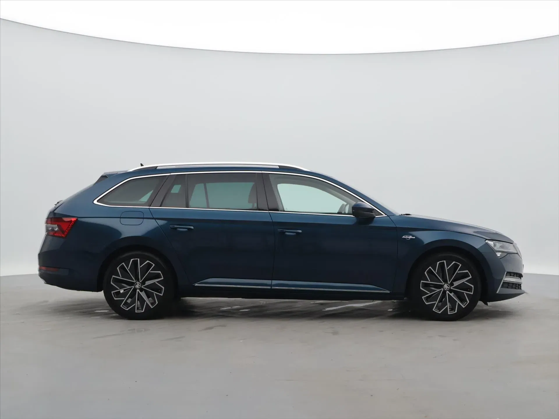Škoda Superb - Náhled 8