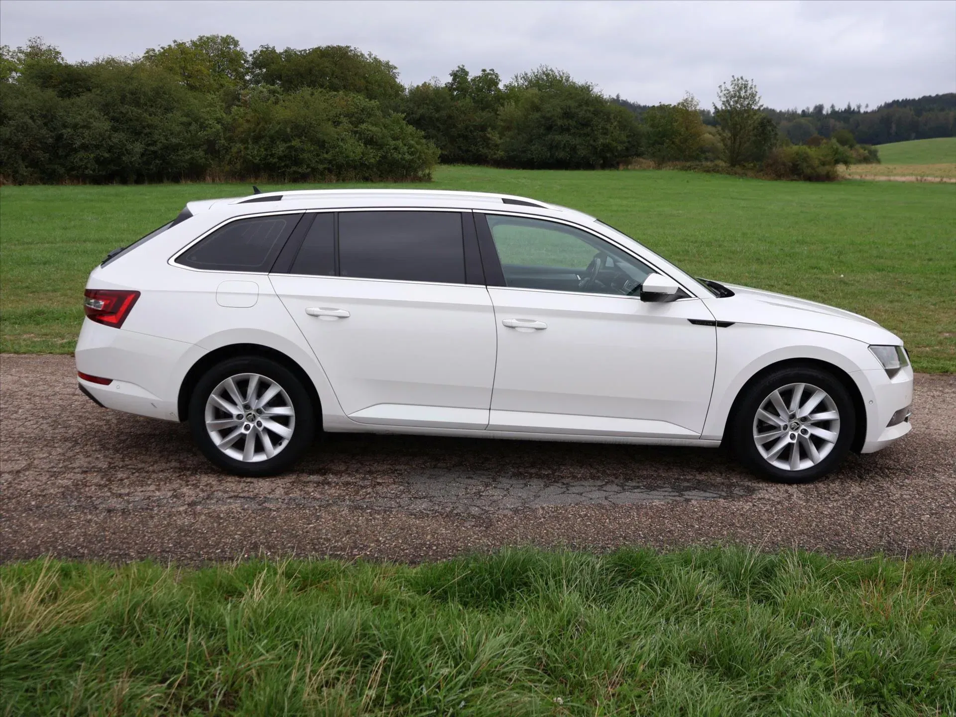 Škoda Superb - Náhled 8