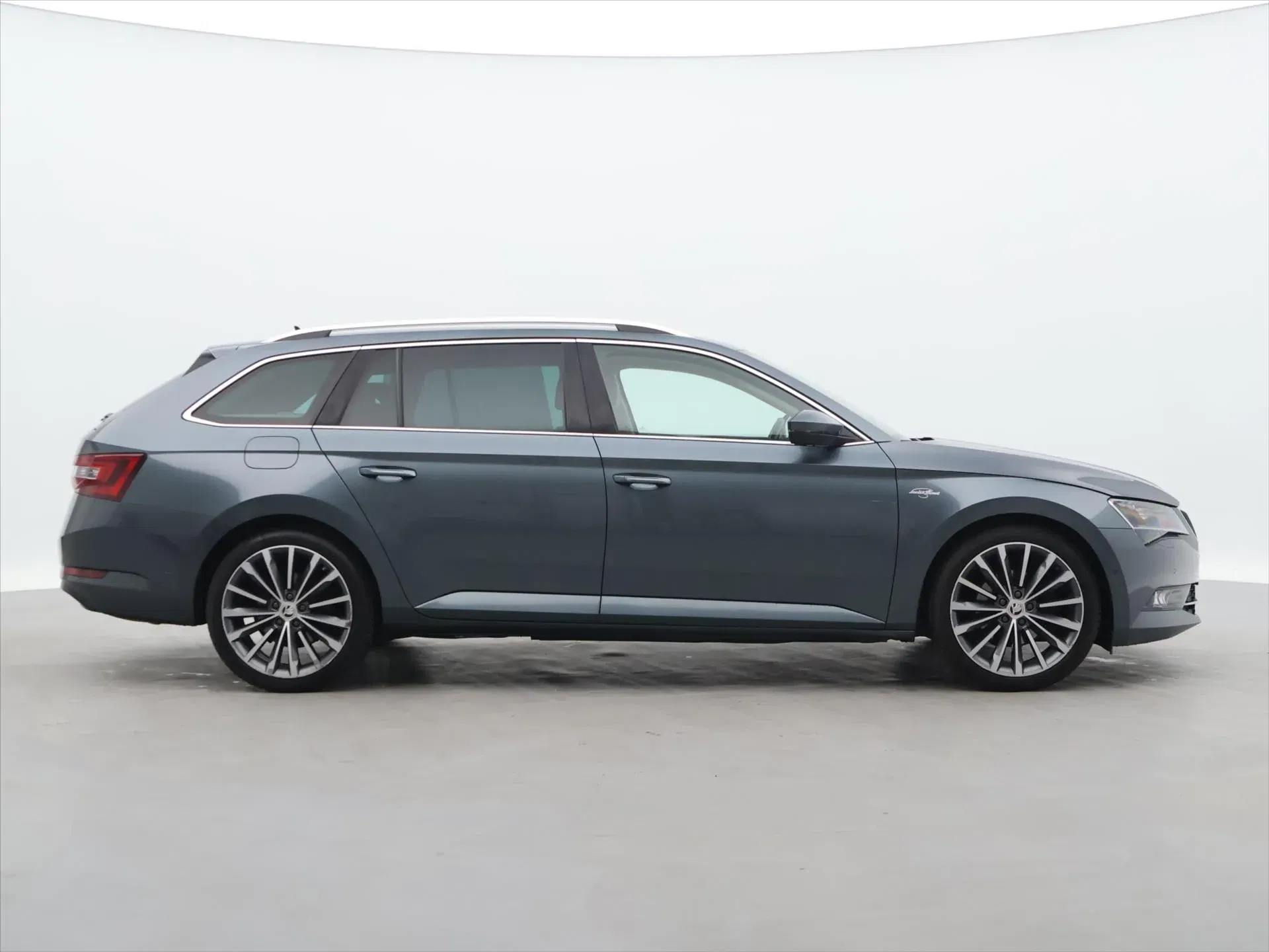 Škoda Superb - Náhled 8