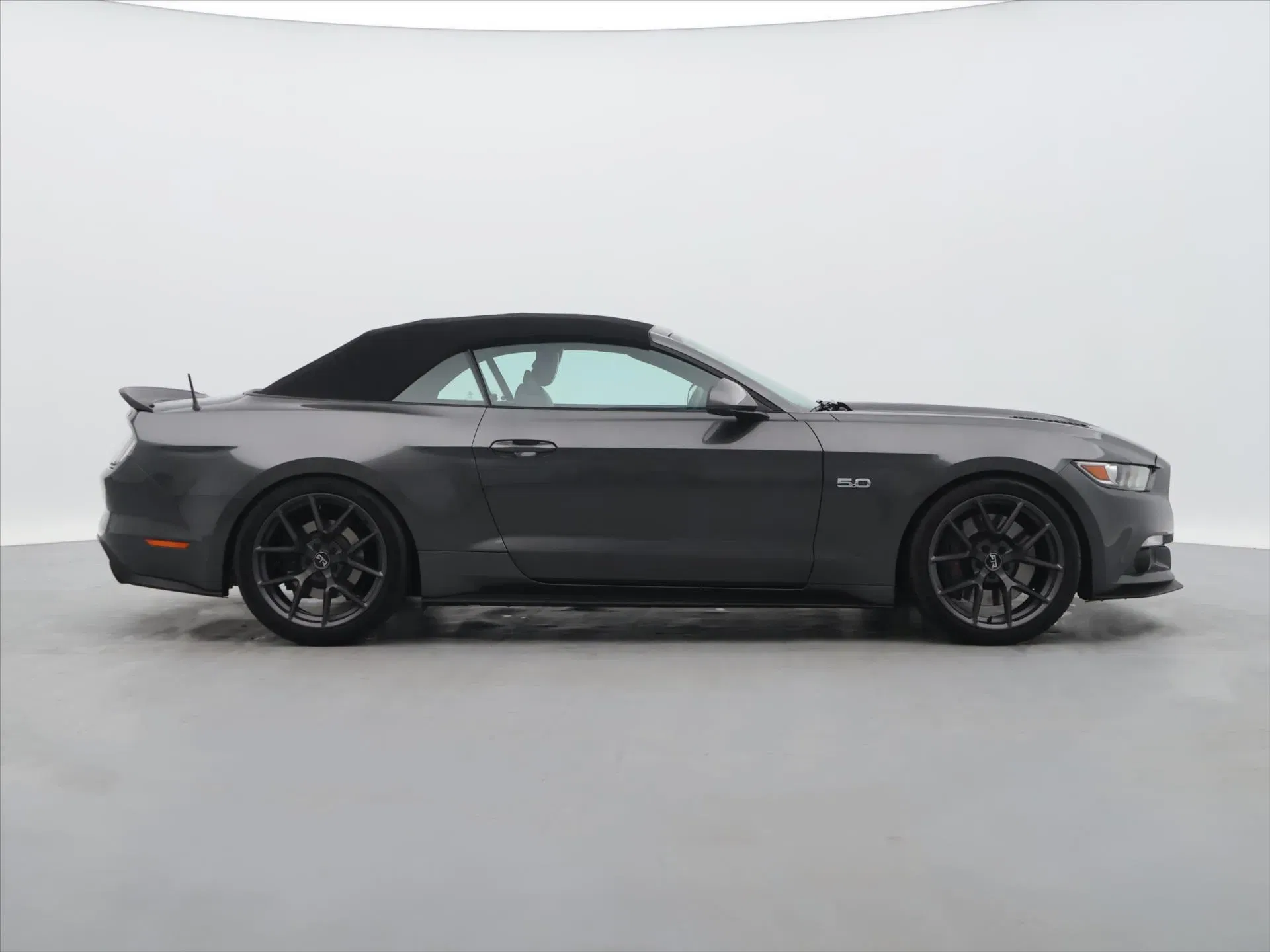 Ford Mustang - Náhled 8