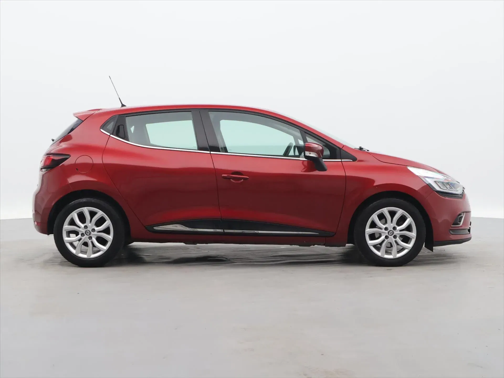 Renault Clio - Náhled 8