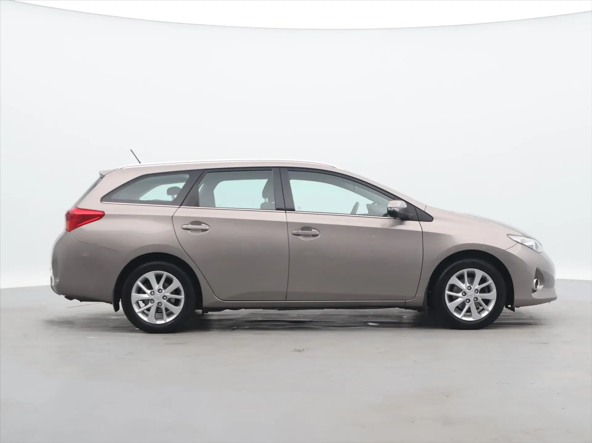 Toyota Auris - Náhled 8