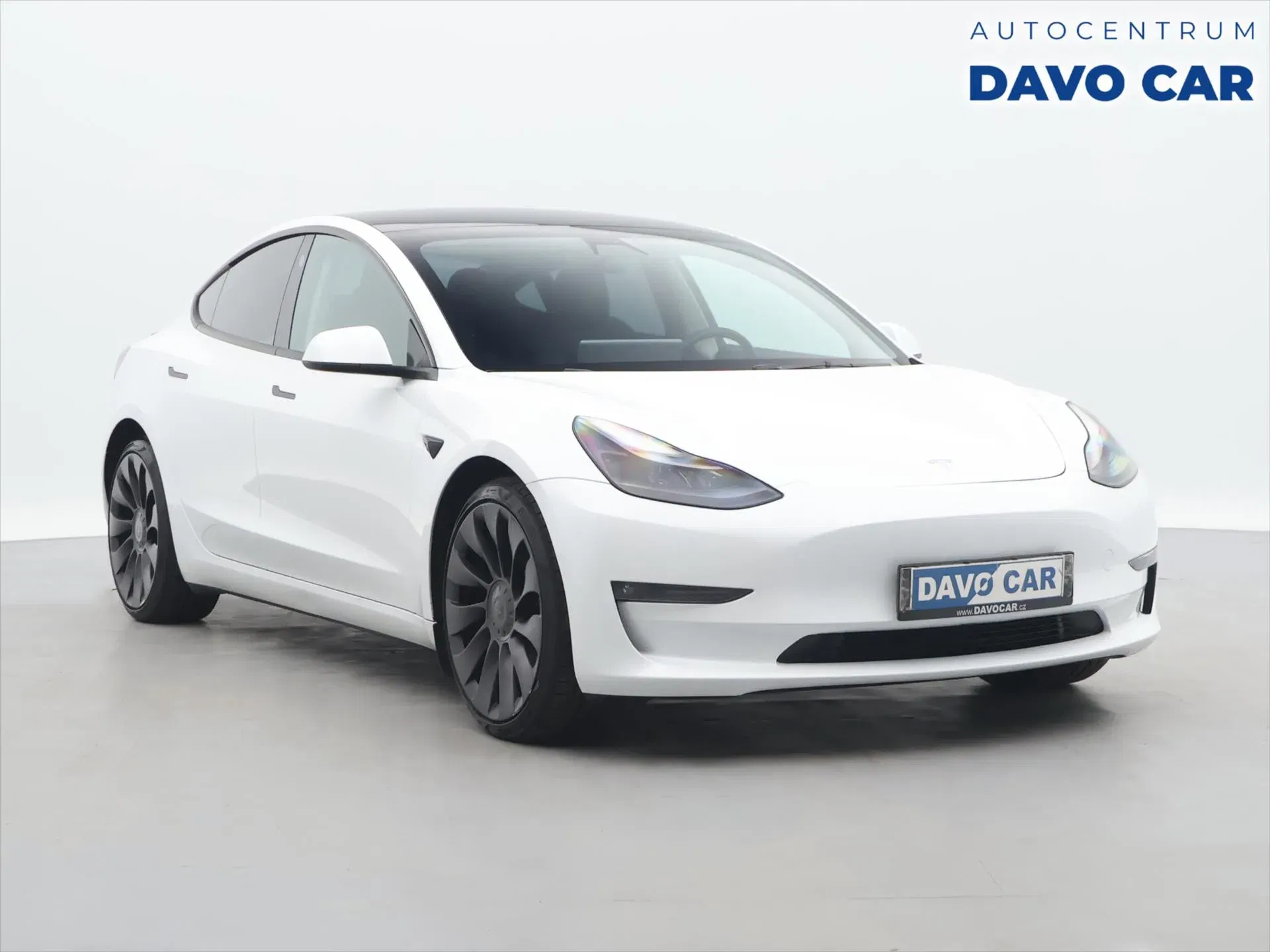 Tesla Model 3 – fotografie 1