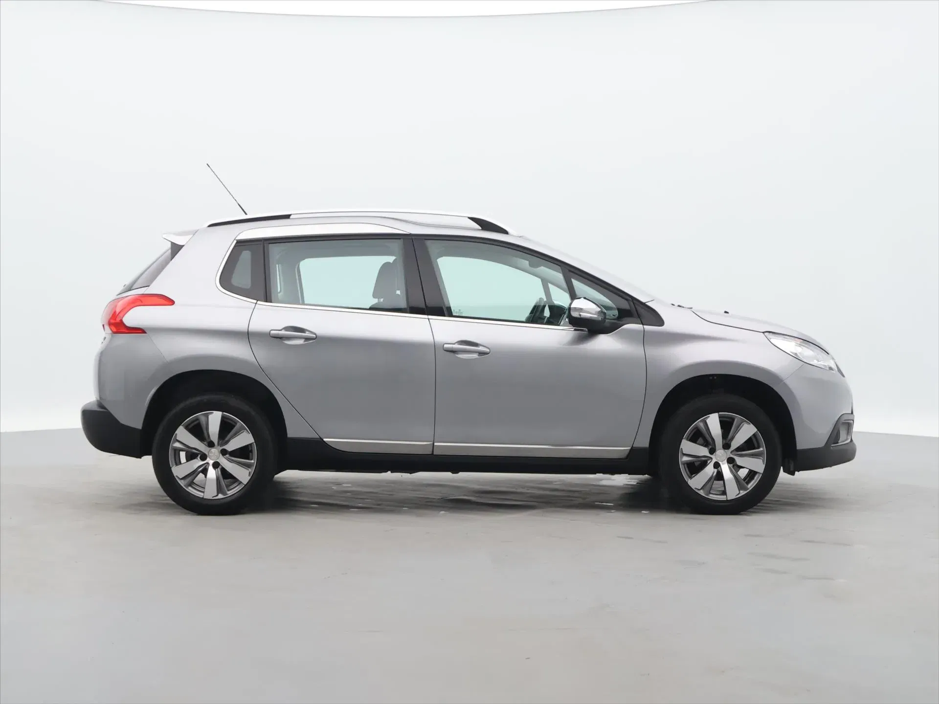 Peugeot 2008 - Náhled 8