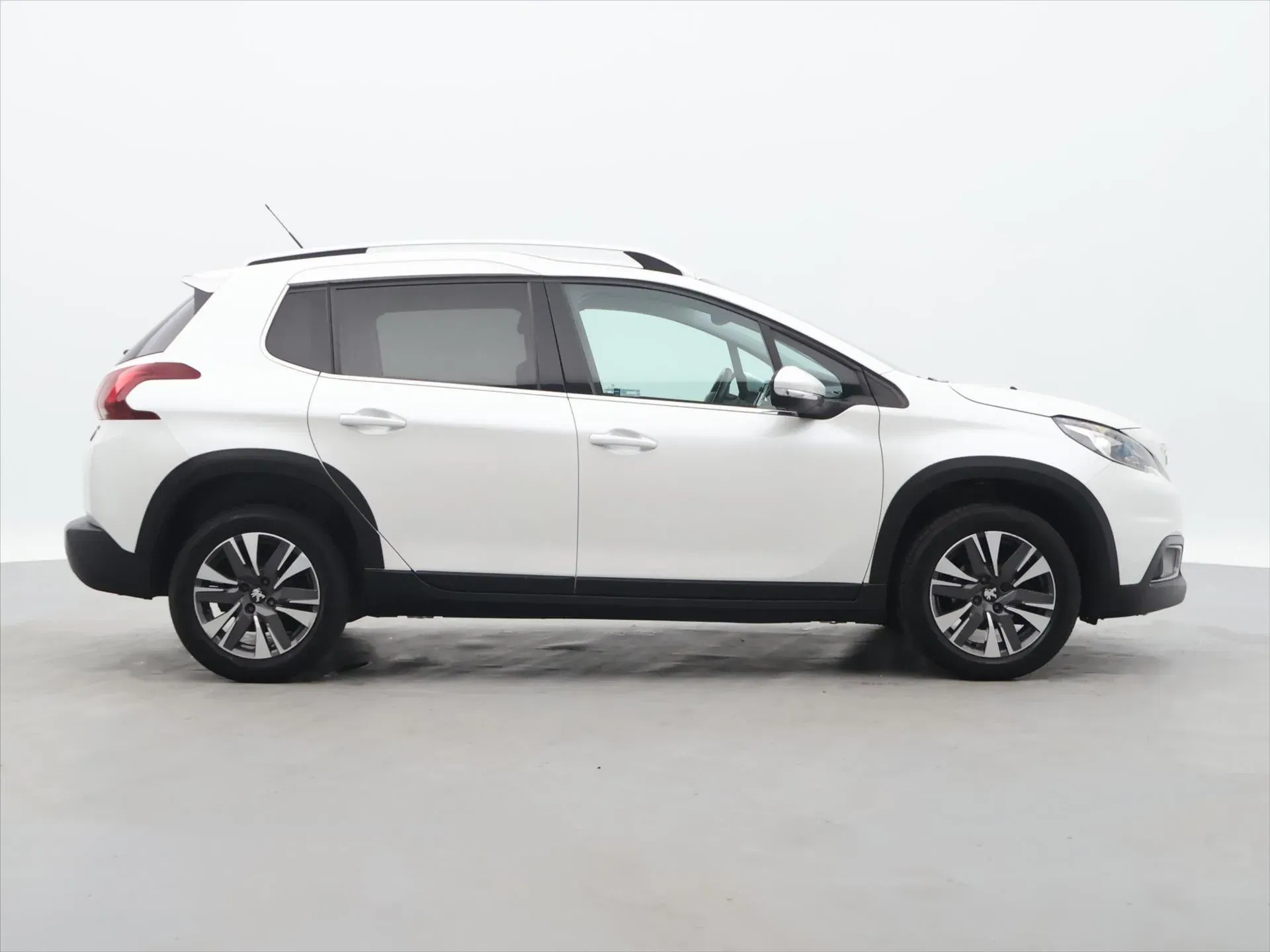 Peugeot 2008 - Náhled 8