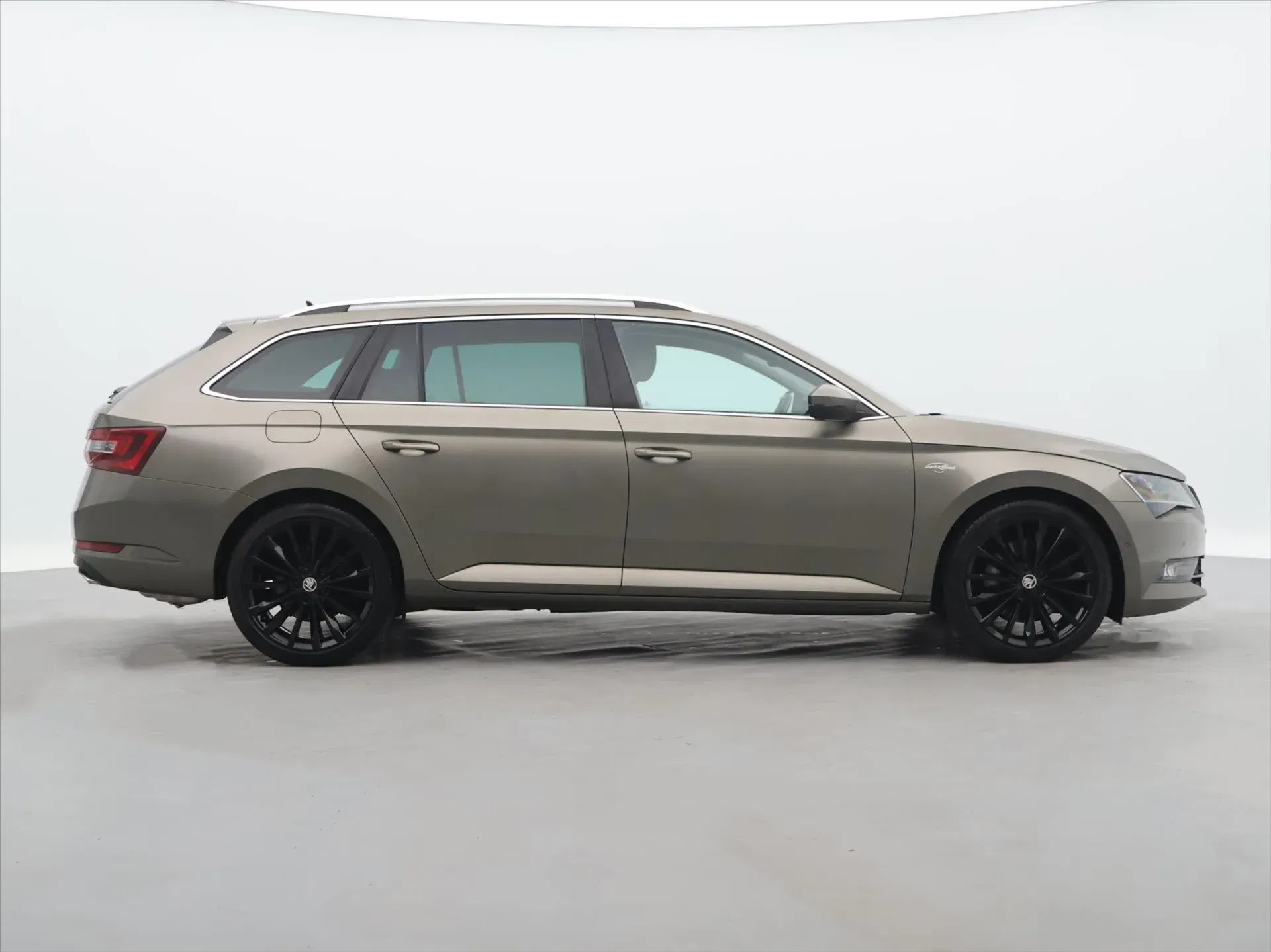Škoda Superb - Náhled 8